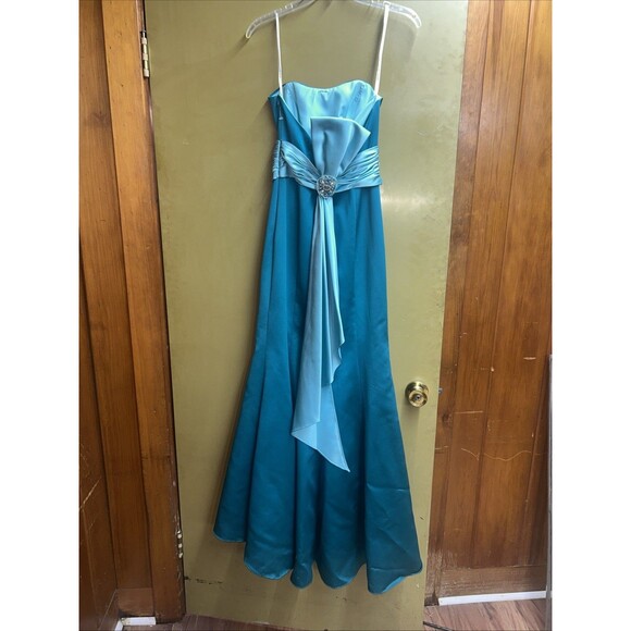 Women’s David’s Bridal Strapless Teal Bridesmaid/Formal Dress Size 2 - Picture 5 of 7